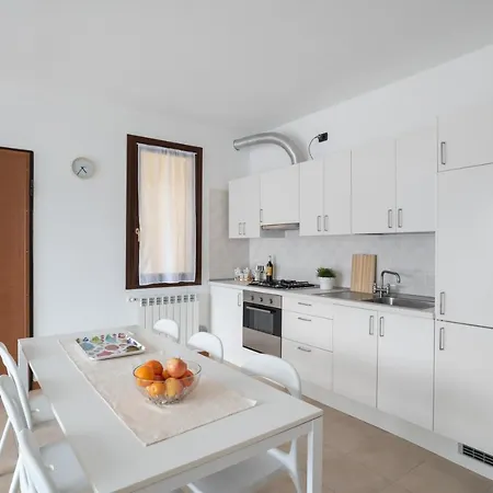 Apt With Panoramic Terrace! 公寓 贝拉诺